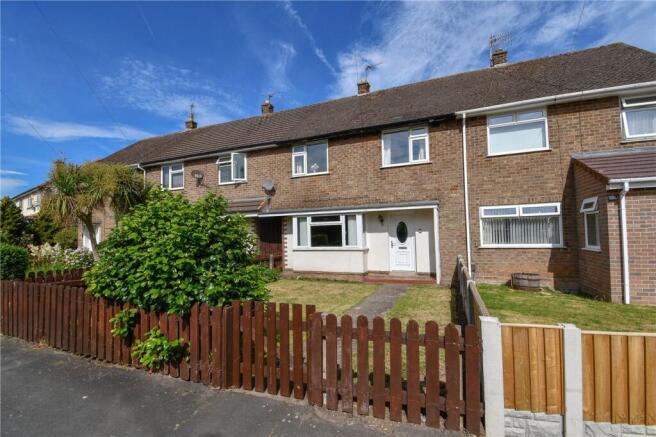 3 bed property, in Berrylands Road, £180,000