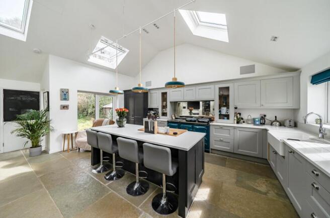 5 bed property, in Little Norton, £999,950
