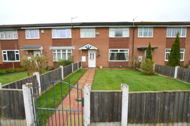 3 bed property, in Blithfield Walk, £200,000