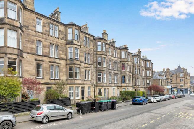3 bed property, in 34/2 Strathearn Road, £450,000