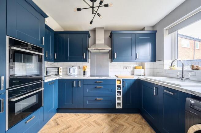 3 bed property, in Shelley Way, £250,000