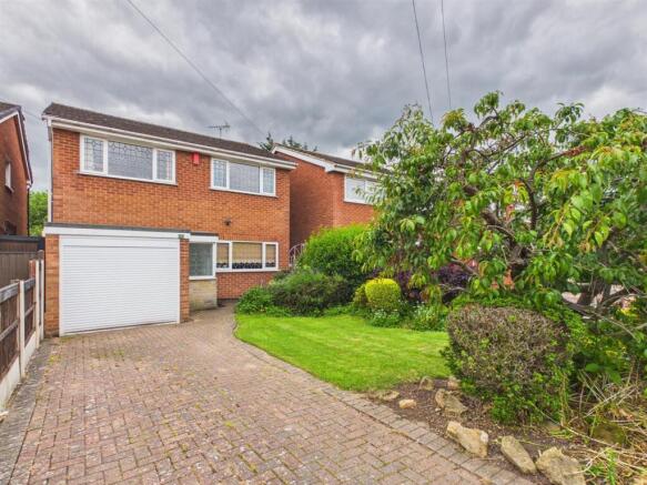 4 bed property, in Fairham Court, £320,000