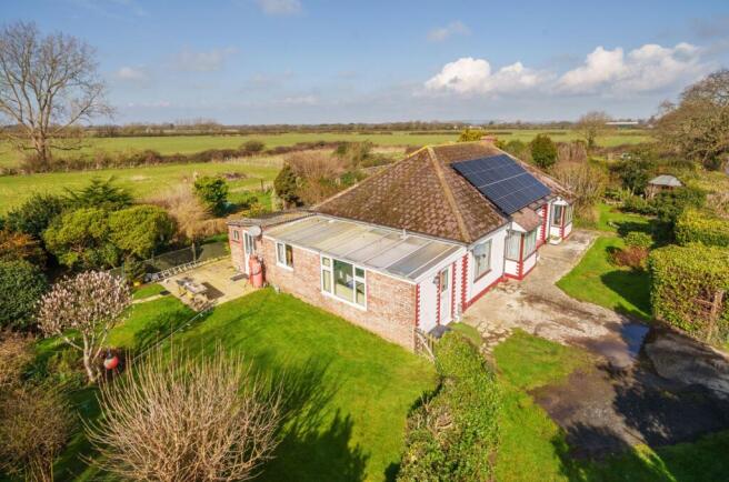 4 bed property, in Bracklesham Lane, £700,000
