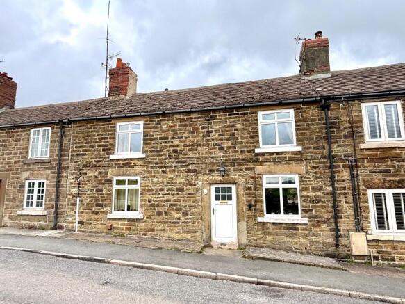 2 bed property, in Bottom Row, £250,000