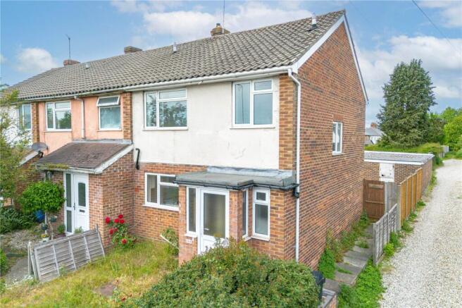 3 bed property, in London Road, £250,000