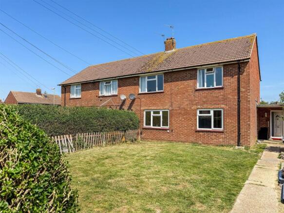 1 bed property, in Blendworth Crescent, £170,000