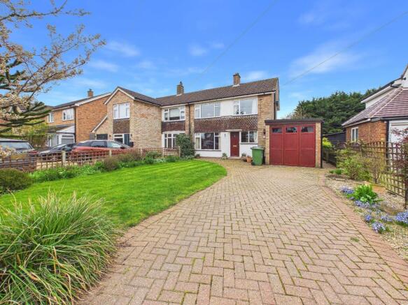 3 bed property, in Bushmead Road, £400,000