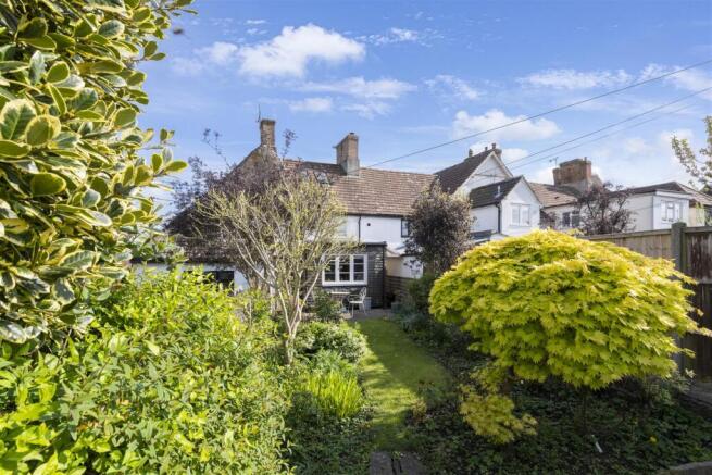 2 bed property, in Newtown, £270,000