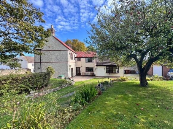 3 bed property, in Front Street, £385,000