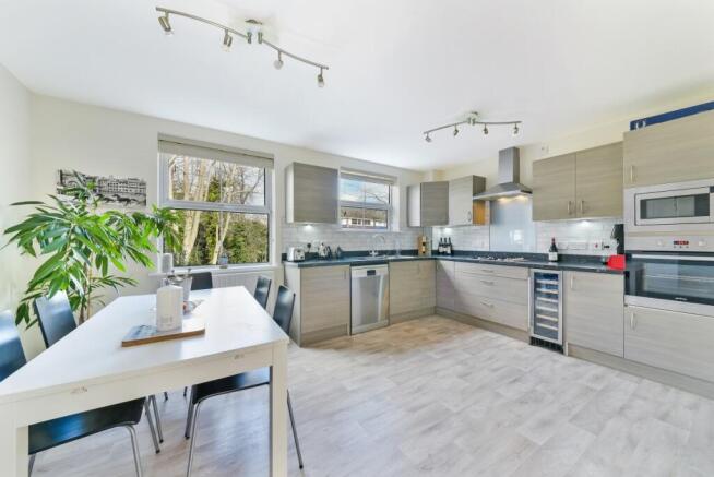 3 bed property, in Chestnut Place, £1,000,000