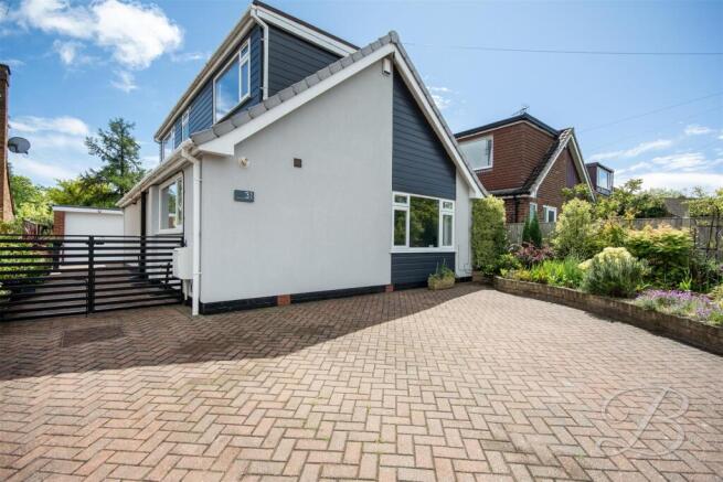 4 bed property, in Winster Avenue, £365,000