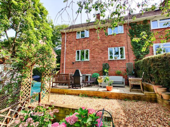 3 bed property, in Canterton Lane, £500,000