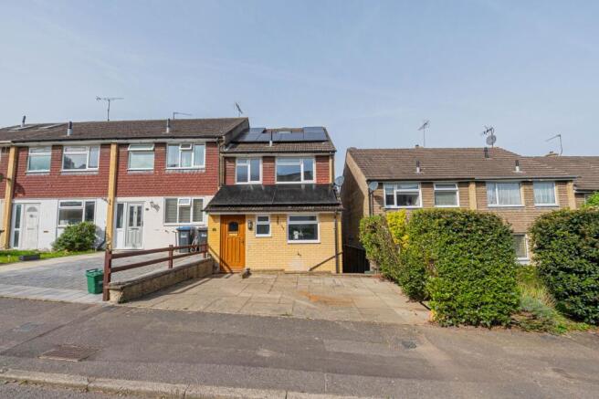 4 bed property, in St. Edmunds Road, £375,000