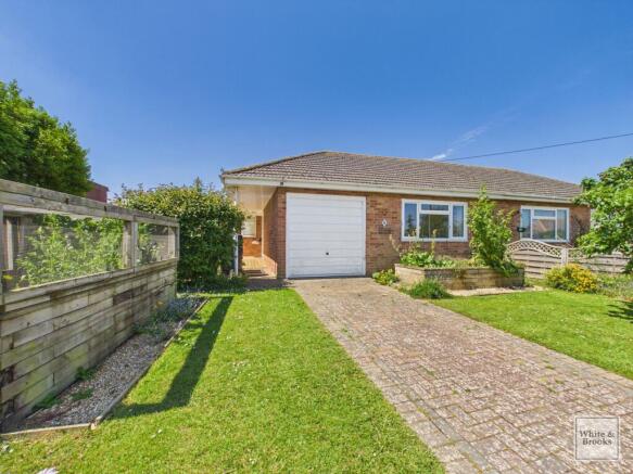 2 bed property, in Winston Crescent, £310,000