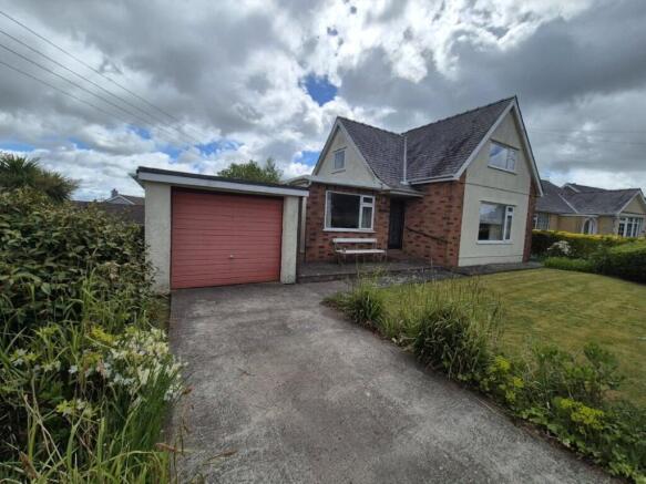 3 bed property, in Deunant, £335,000
