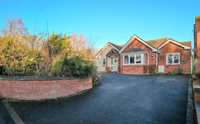 3 bed property, in The Birches, £495,000