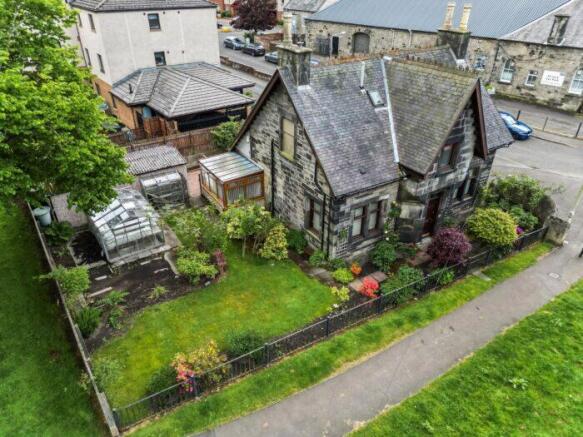 3 bed property, in Castleblair Lodge, £272,500