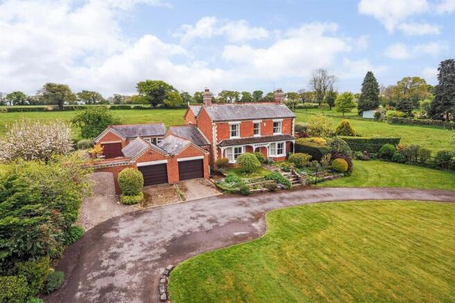 4 bed property, in Smannell, £875,000