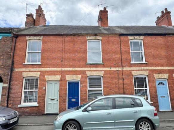 3 bed property, in James Street, £125,000