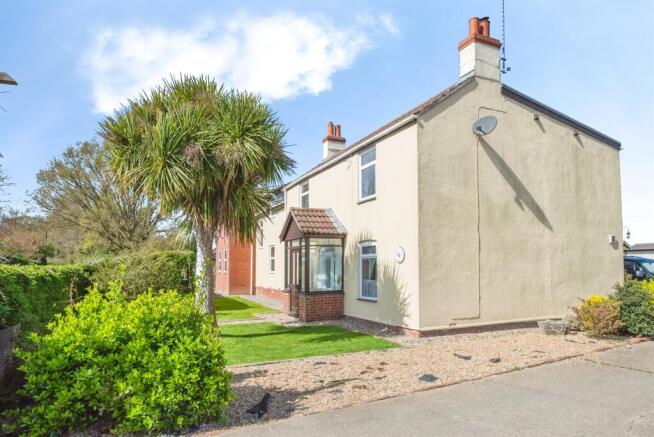 7 bed property, in Common Road, £525,000