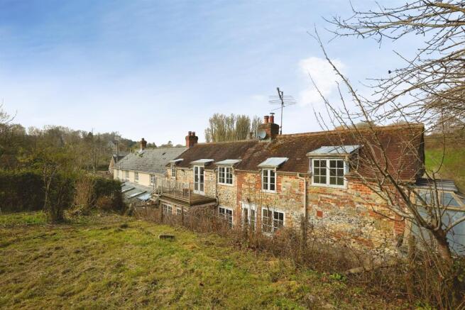 6 bed property, in ., £675,000