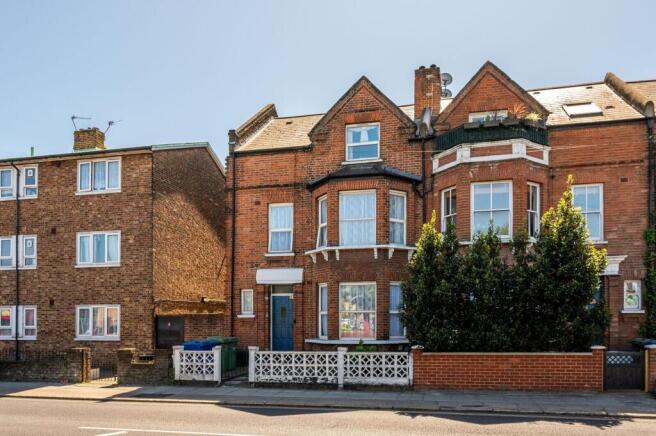 6 bed property, in Hanover Park, £1,400,000