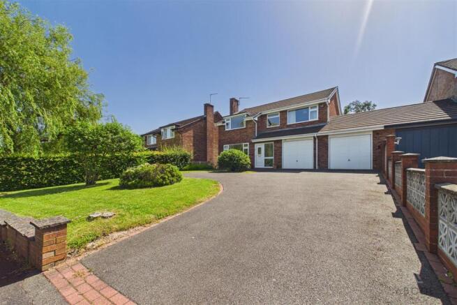 4 bed property, in Shirley Drive, £470,000