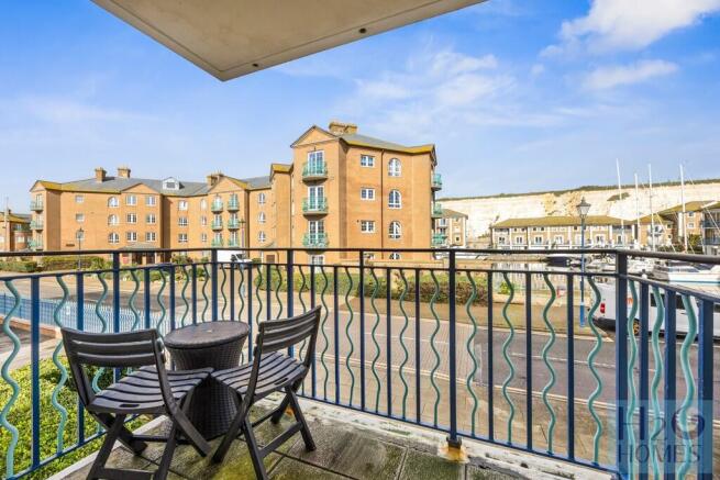 2 bed property, in Collingwood Court, £315,000