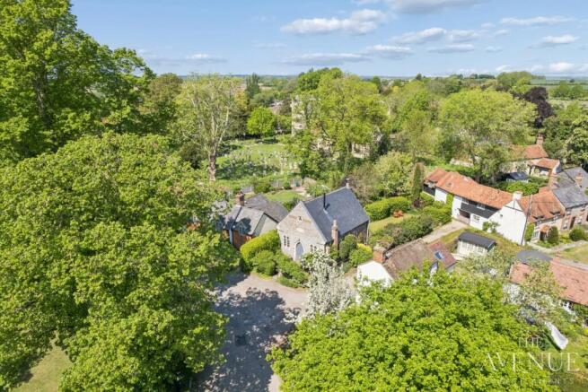 3 bed property, in The Green South, £500,000
