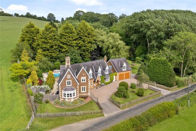 5 bed property, in Crackbottle Lodge, £1,300,000