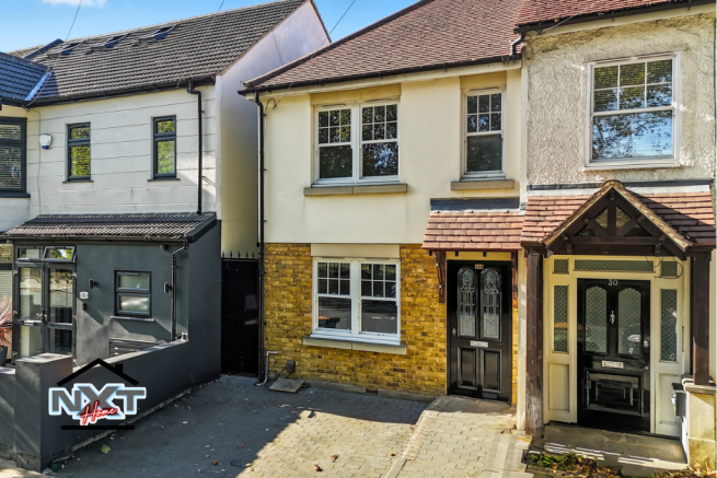3 bed property, in Cheltenham Gardens, £575,000