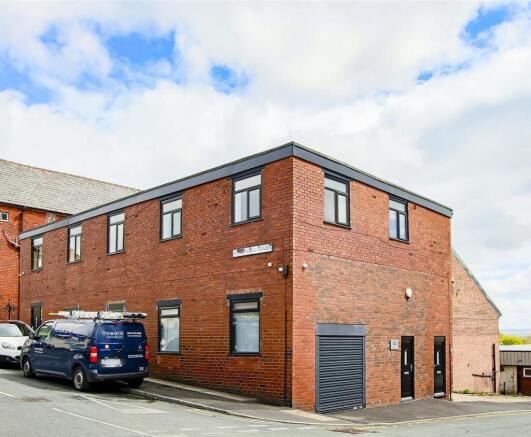 4 bed property, in Britannia Street, £250,000
