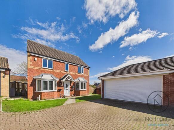 4 bed property, in Patenson Court, £280,000