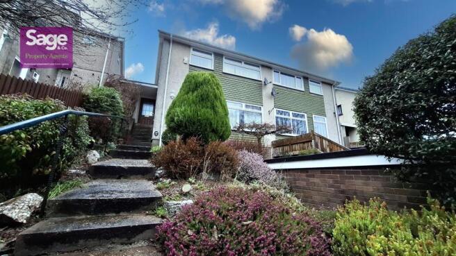 3 bed property, in Rosemont Avenue, £190,000