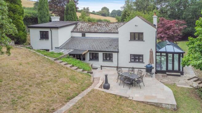 3 bed property, in Hereford, £665,000
