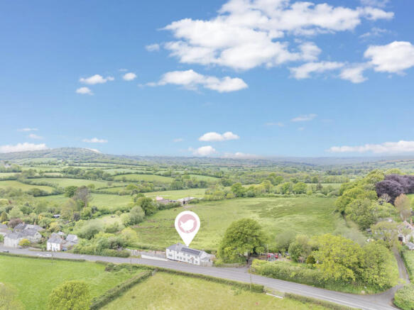 4 bed property, in Hillside Cottage, £580,000