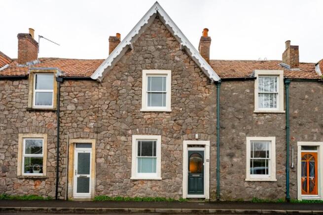 2 bed property, in A charming period cottage with beautiful gardens in Wrington, £380,000