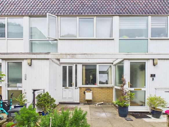 1 bed property, in Rowan Court, £78,000