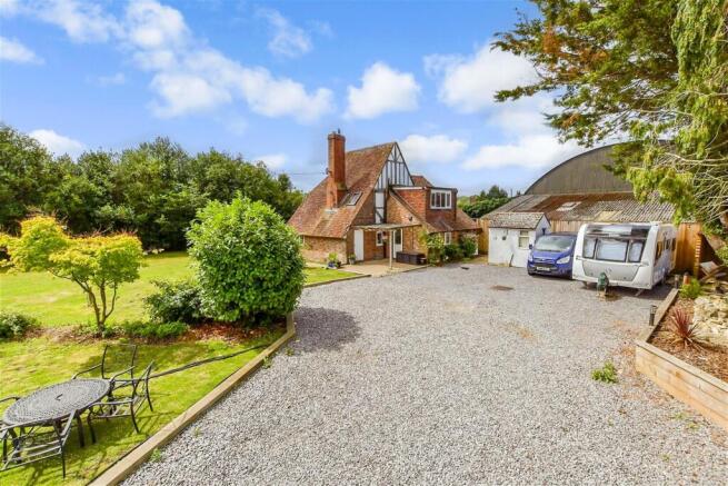 4 bed property, in Horseshoes Lane, £750,000