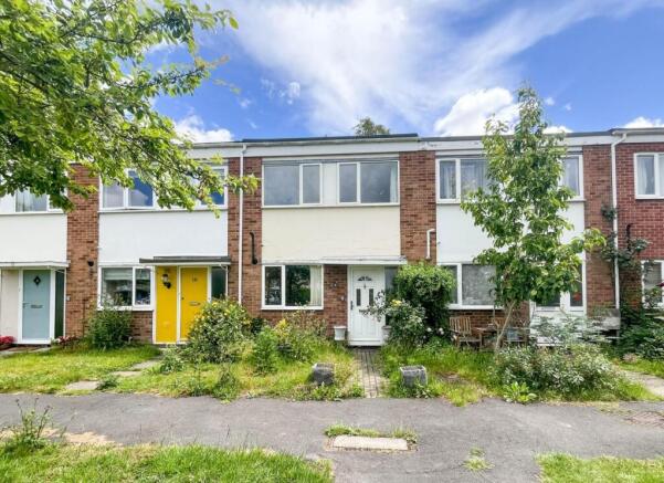 3 bed property, in Derwent Close, £425,000