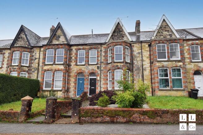 6 bed property, in Station Road, £390,000
