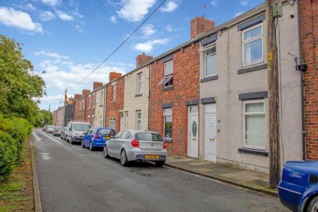2 bed property, in Brunel Street, £49,950