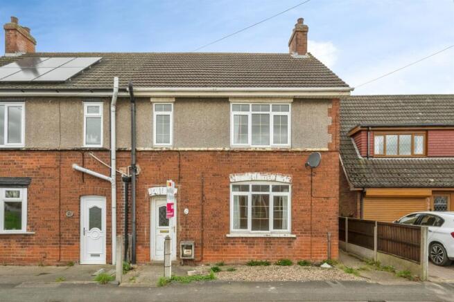 3 bed property, in Old Village Street, £100,000
