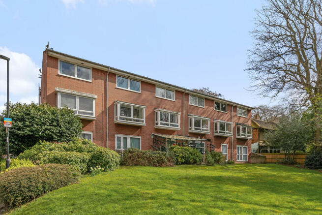 2 bed property, in Eskmont Ridge, £330,000
