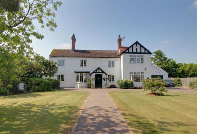 4 bed property, in Maisemore, £999,950