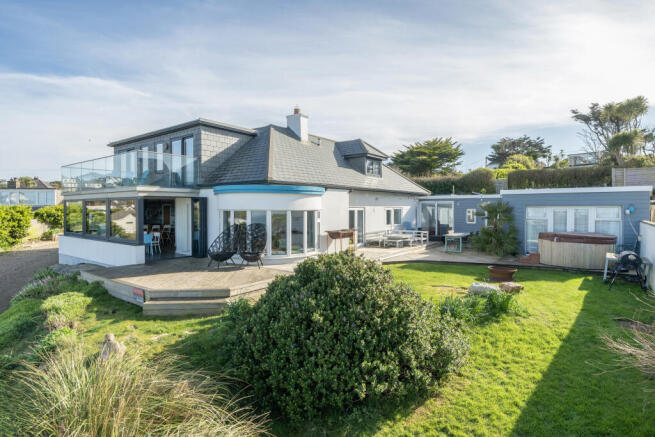 14 bed property, in Mawgan Porth, £2,500,000