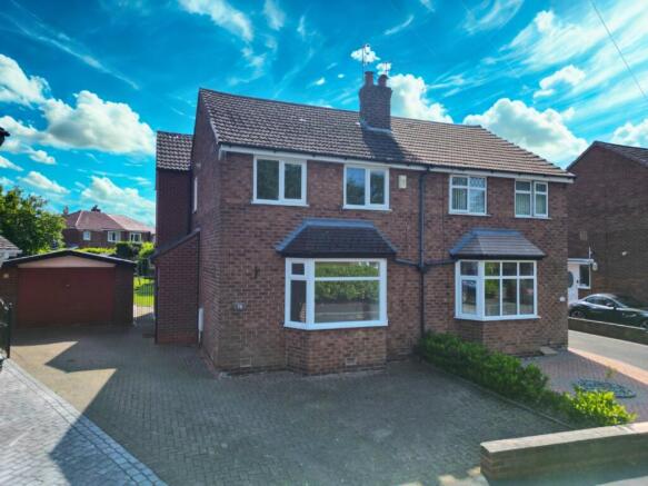 3 bed property, in Reevey Avenue, £350,000