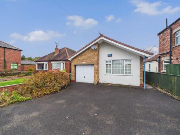 2 bed property, in 81 York Road, £210,000