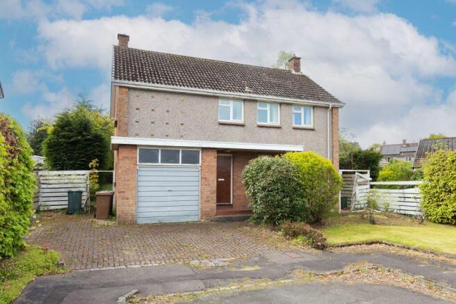 4 bed property, in 9 Turner Park, £430,000