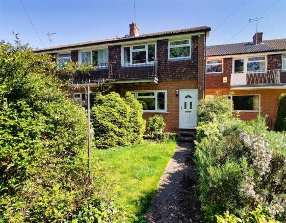 3 bed property, in St. Helens Crescent, £290,000
